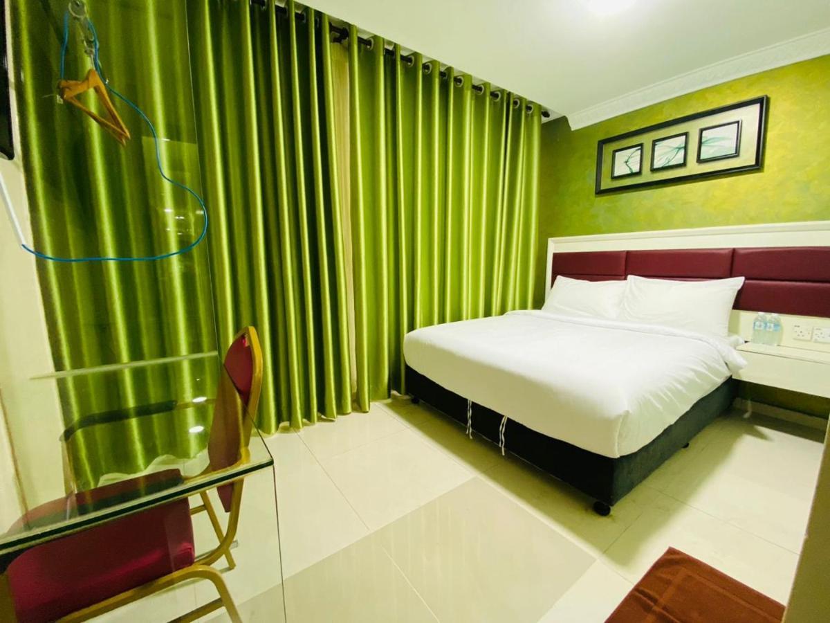 Surya Boutique Hotel Klang Esterno foto